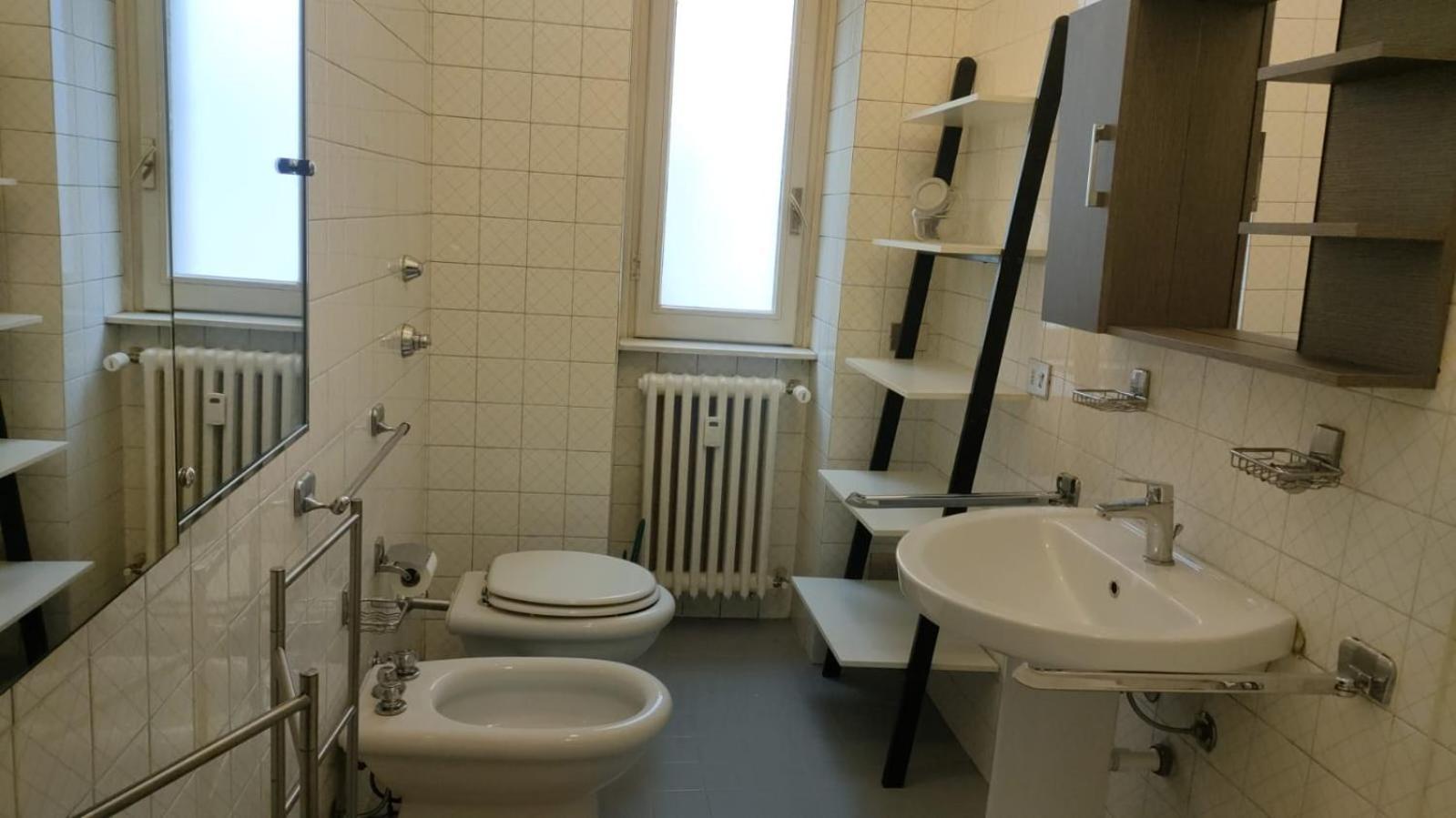 Very Big Apartment At 3 Minutes On Foot From Duomo Cathedral Milan Bagian luar foto